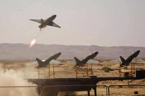 هجوم بمسيّرات انتحارية يستهدف قواعد عسكرية عراقية - الخليج الان