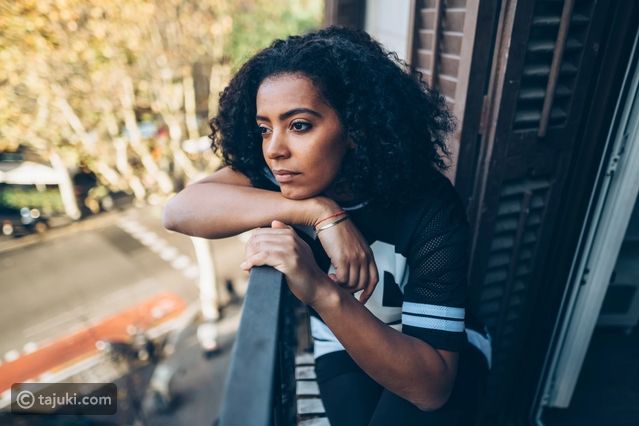 تسريحة Depression Hairstyle: موضة جديدة أم تعبير عن الذات؟