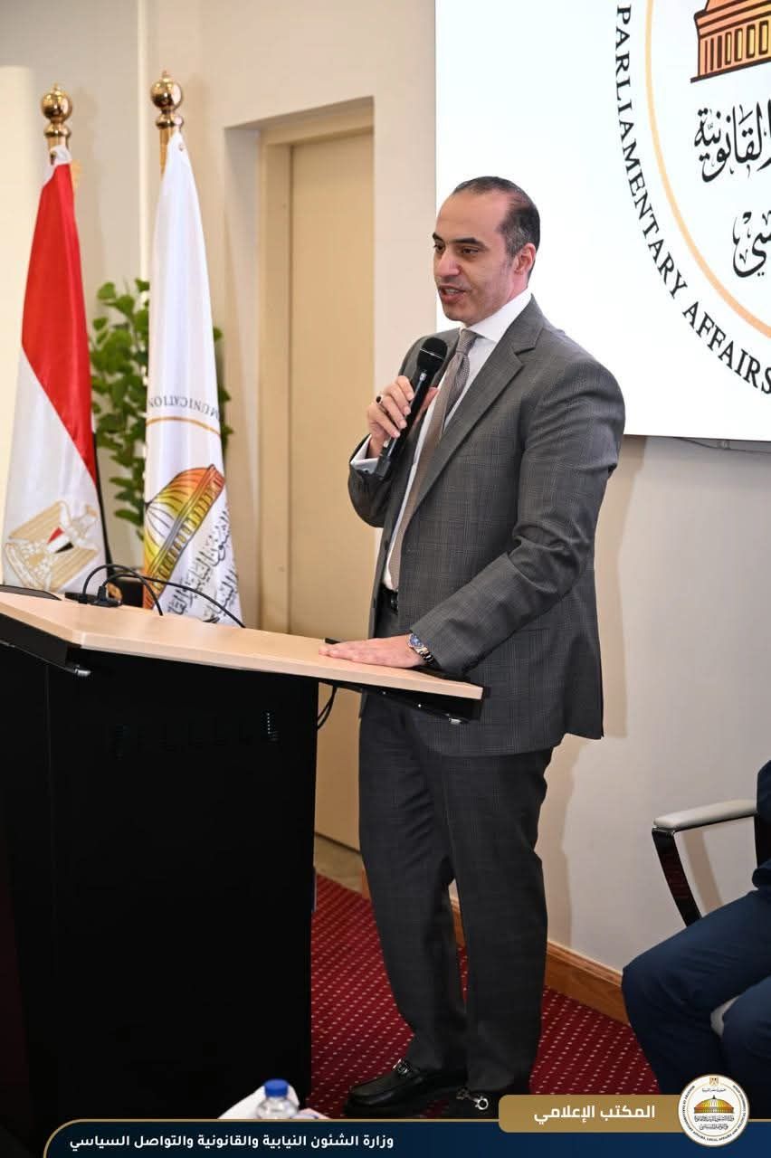 المستشار محمود فوزي خلال لقاء وزير الشباب وأعضاء كيانات شبابية: الدولة المصرية بقيادة الرئيس تولي اهتمامًا بالغًا بملف تمكين الشباب وتنمية مهاراتهم - الخليج الان