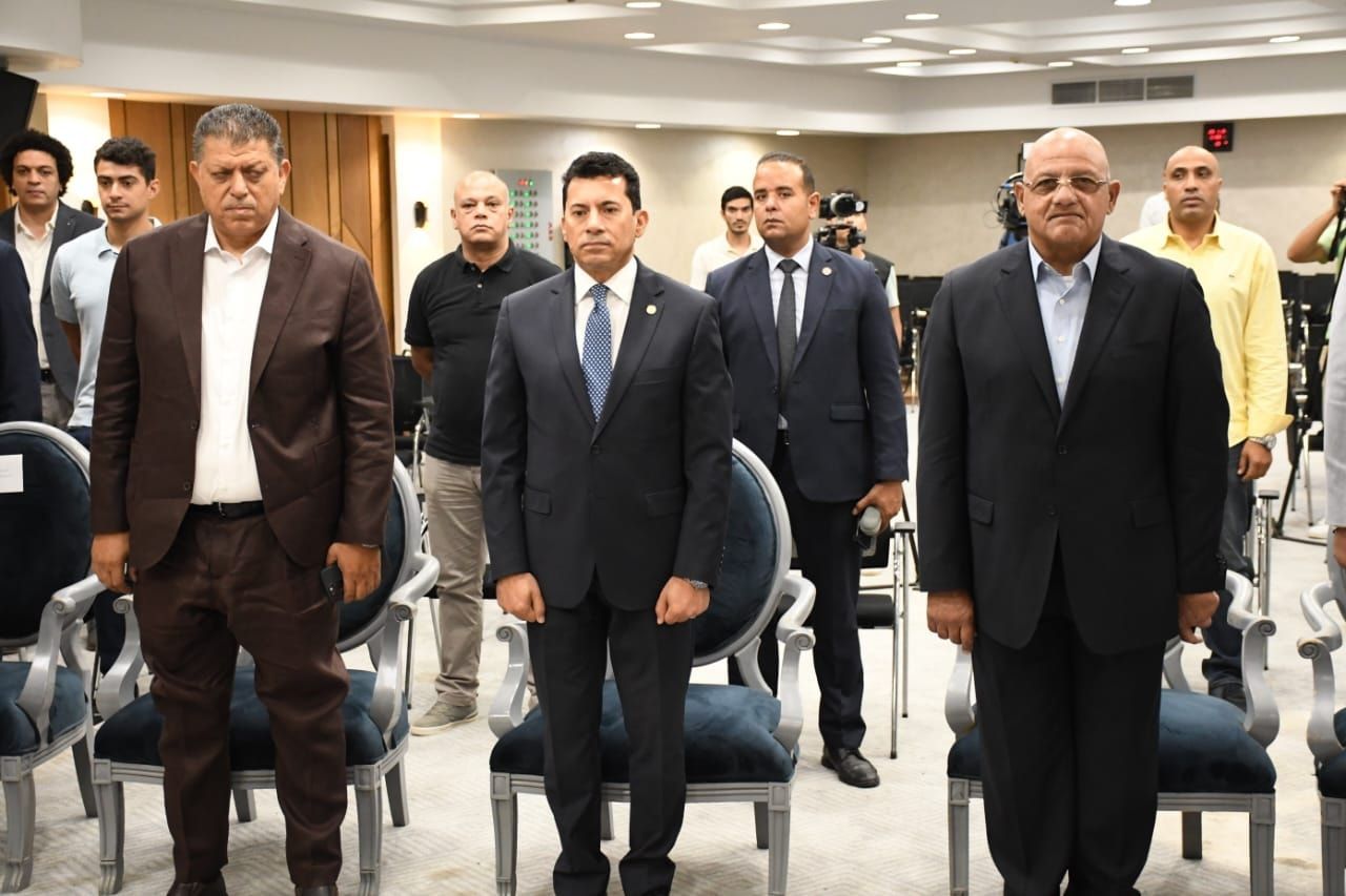 بالصور.. وزير الرياضة يشهد المؤتمر الصحفي لتقديم الإسباني خافيير باسكوال مديرًا فنيًا لمنتخب مصر لكرة اليد - الخليج الان