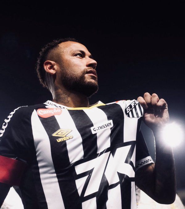 نيمار يجدد لـ سانتوس البرازيلي ويؤجل العودة لأوروبا حتى 2026 - الخليج الان