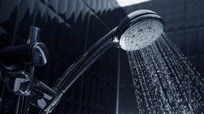 قد تودي بحياتك.. خبراء يحذرون من مخاطر الاستحمام بماء شديد البرودة - الخليج الان