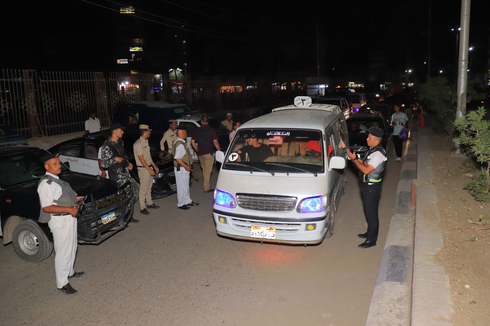 حملة أمنية مكبرة لضبط الخارجين عن القانون بدائرة قسم ثاني بالفيوم - الخليج الان