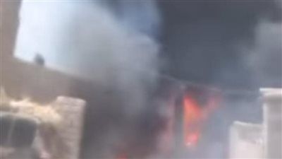 الحماية المدنيه والاطفاء تسيطر علي حريق بكسارة بلاستيك في ساحل سليم - الخليج الان