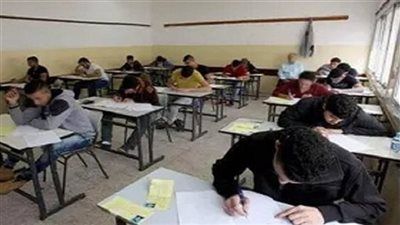 إصابة مراقب بمغص كلوي داخل لجنة فى امتحانات الثانوية العامة بالمنيا - الخليج الان