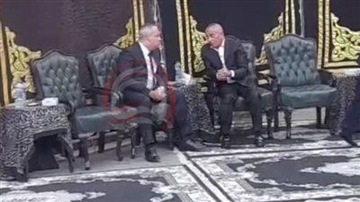 أحمد موسى اول الحاضرين في عزاء والد الفنان تامر عبد المنعم| صورة ع - الخليج الان