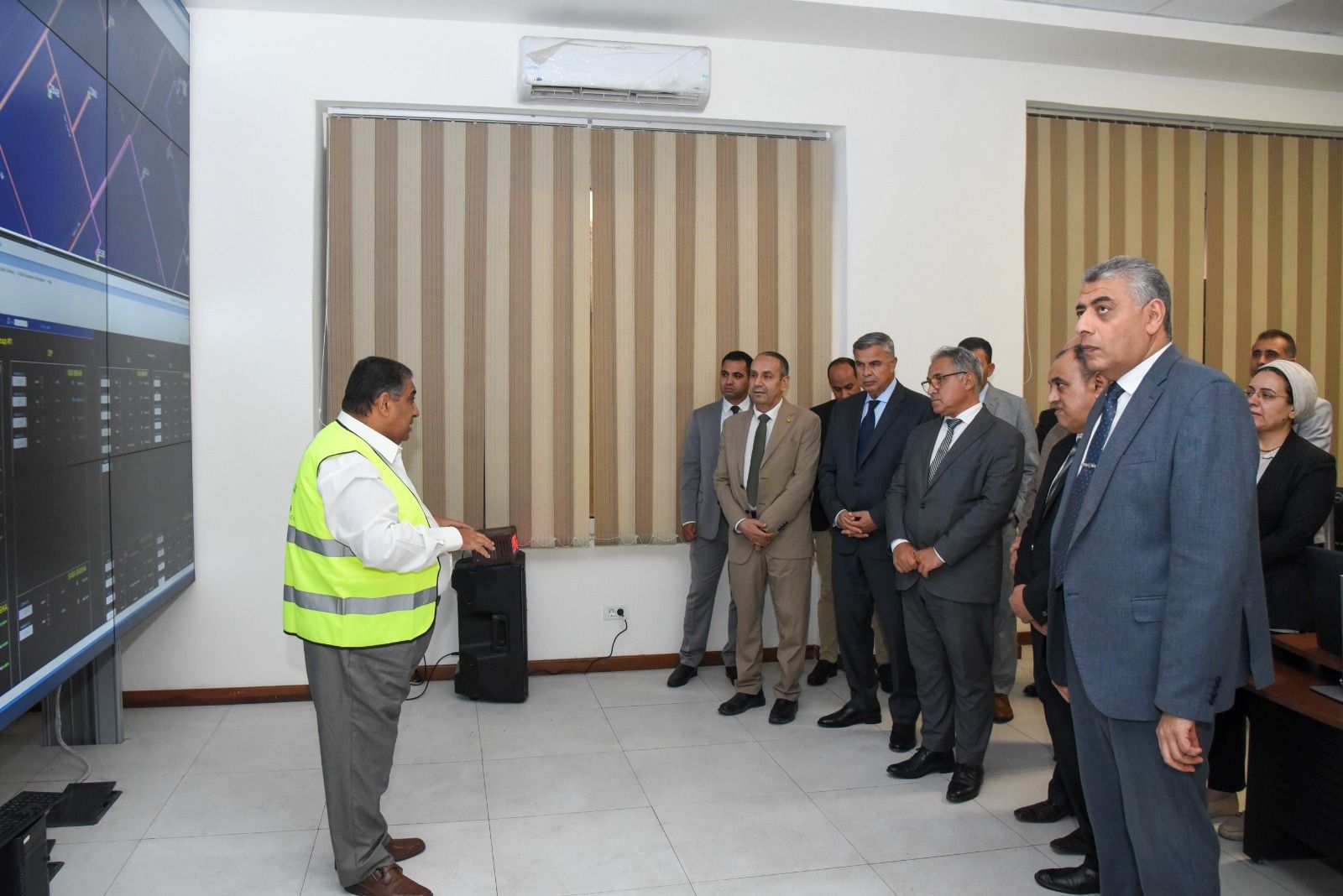 وفد محلية النواب يتفقد شركة الإسكندرية لتوزيع الكهرباء«صور» - الخليج الان