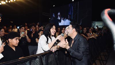 بحضور مي فاروق وزوجها.. مصطفى قمر يتألق في حفل الهرم - الخليج الان