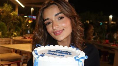 بالصور.. ملك زاهر تحتفل بـ عيد ميلادها: فقدت أجزاء مني لكن لقيت أجزاء جديدة - الخليج الان