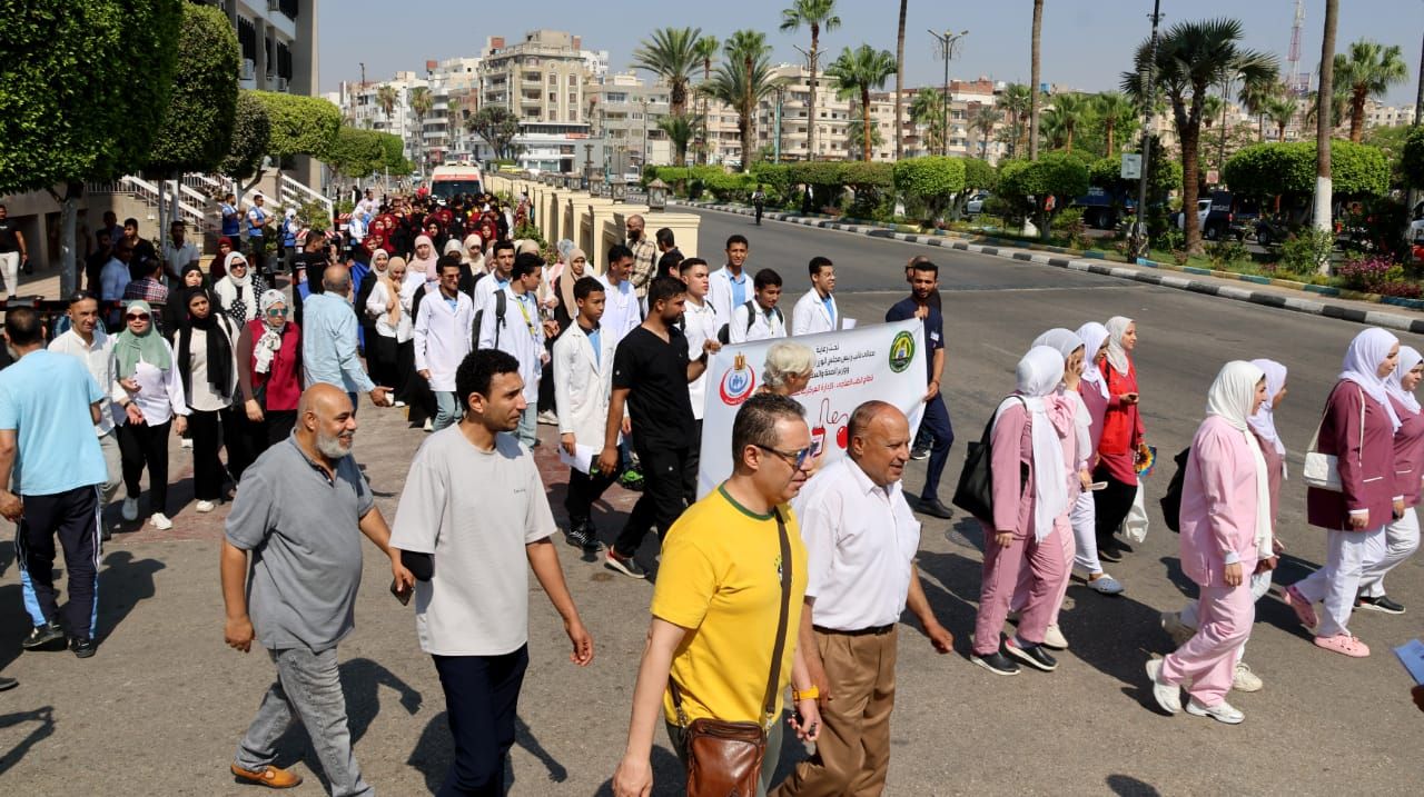 "بدمك تنقذ حياة".. الإسماعيلية تحتفل باليوم العالمي للتبرع بالدم بمشاركة شبابية واسعة - الخليج الان