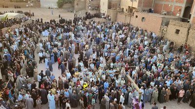 وجع مشترك في ليلة بكى فيها الجميع.. مايا مرسي تتقدم وفدًا رسميًا لتقديم العزاء لأسر ضحايا حادث المنوفية - الخليج الان