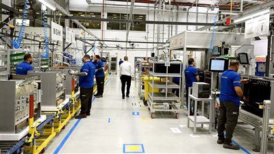 رئيس الوزراء يفتتح مصنعًا للأجهزة المنزلية ومستودعًا ضخمًا لإحدى شركات التجارة الإلكترونية الرائدة في أفريقيا - الخليج الان