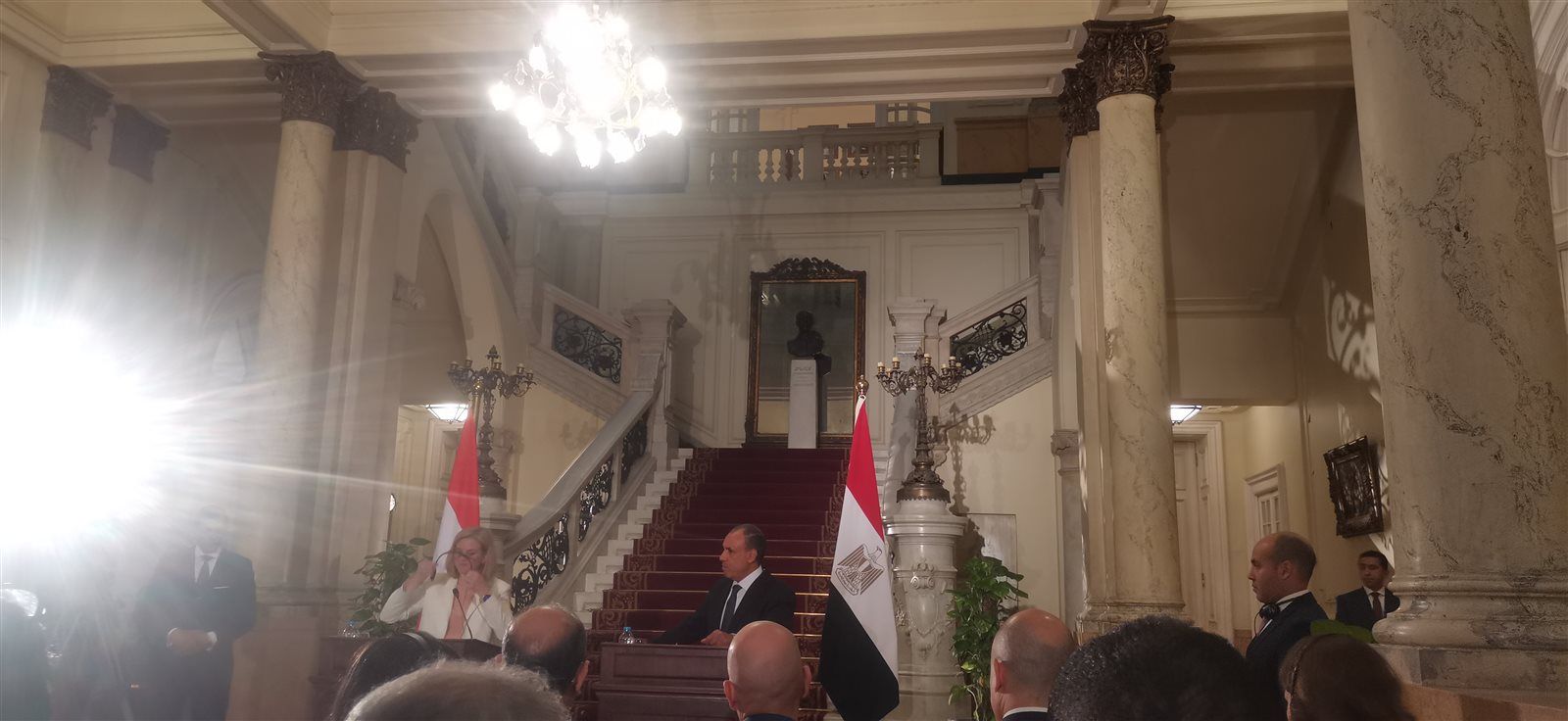 وزيرة خارجية النمسا: مصر تقدم الكثير وتستقبل الملايين من اللاجئين وتستحق الشكر - الخليج الان