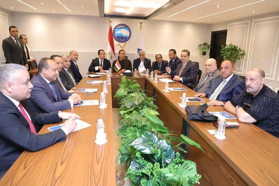 من داخل غرفة العمليات المركزية… قيادات حزب مستقبل وطن تجتمع لوضع الترتيبات النهائية استعدادا لانتخابات مجلس الشيوخ - الخليج الان