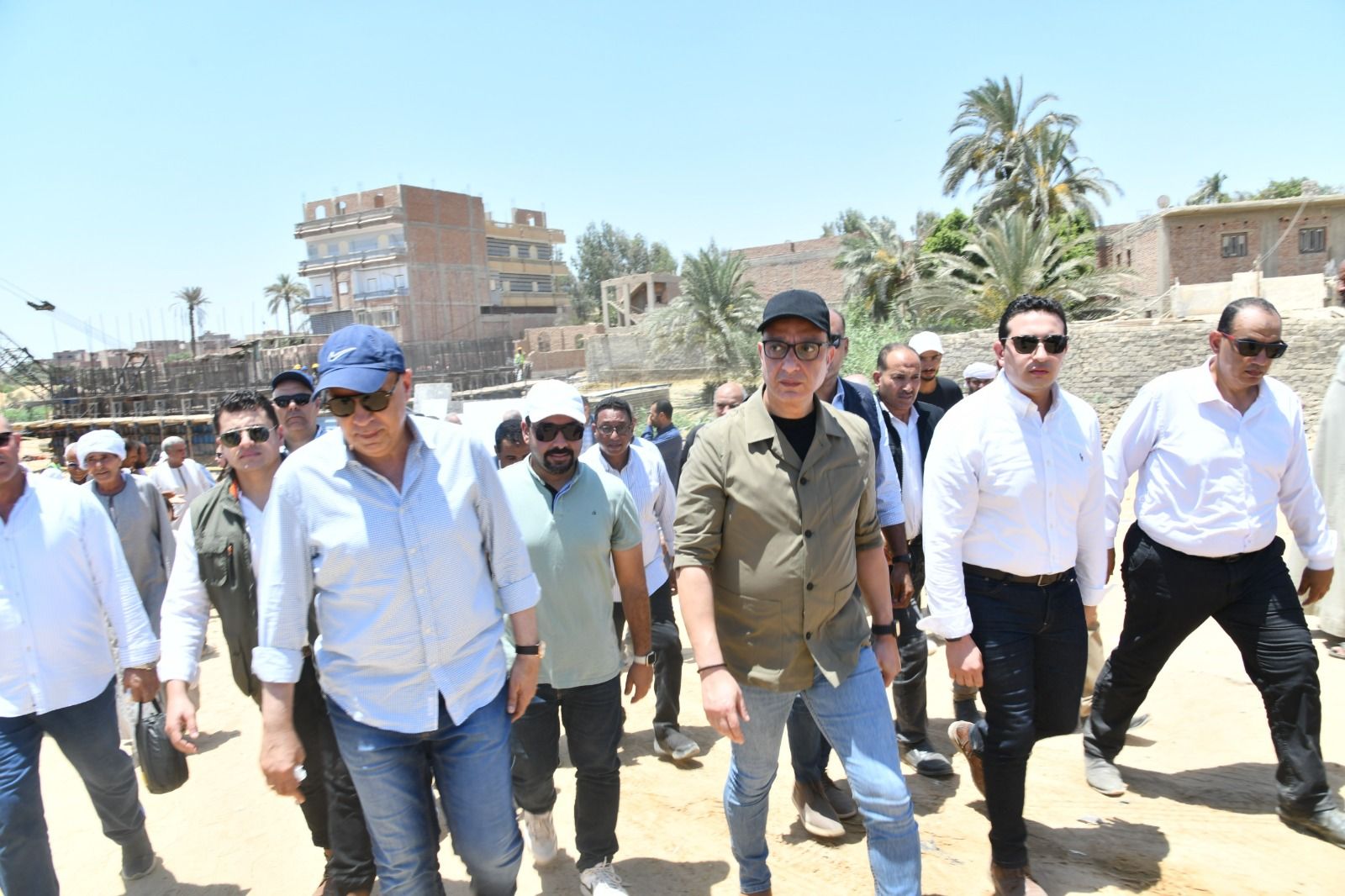 سويلم" و"الأنصاري" يتفقدان حالة الري ومحطات الرفع والمنشآت المائية بالفيوم - الخليج الان