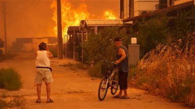 حالة طوارئ مناخية|موجة حر تضرب أوروبا واندلاع حرائق الغابات.. ماذا يحدث في القارة العجوز؟ - الخليج الان