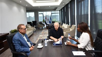 هاني أبو ريدة يلتقي مدير الاتحادات الأعضاء بالكاف  - الخليج الان