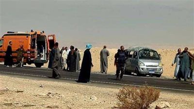 مصرع شخص وإصابة سيدة صدمتهما سيارة على طريق الأوتوستراد - الخليج الان