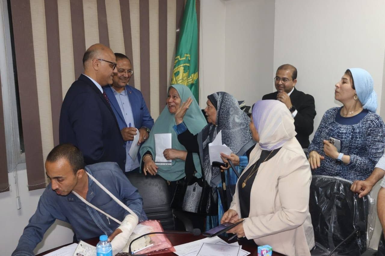 محافظ القليوبية يعقد اللقاء الجماهير الاسبوعي بمدينة طوخ لحل مشكلات مدن طوخ وبنها وكفر شكر وقها - الخليج الان