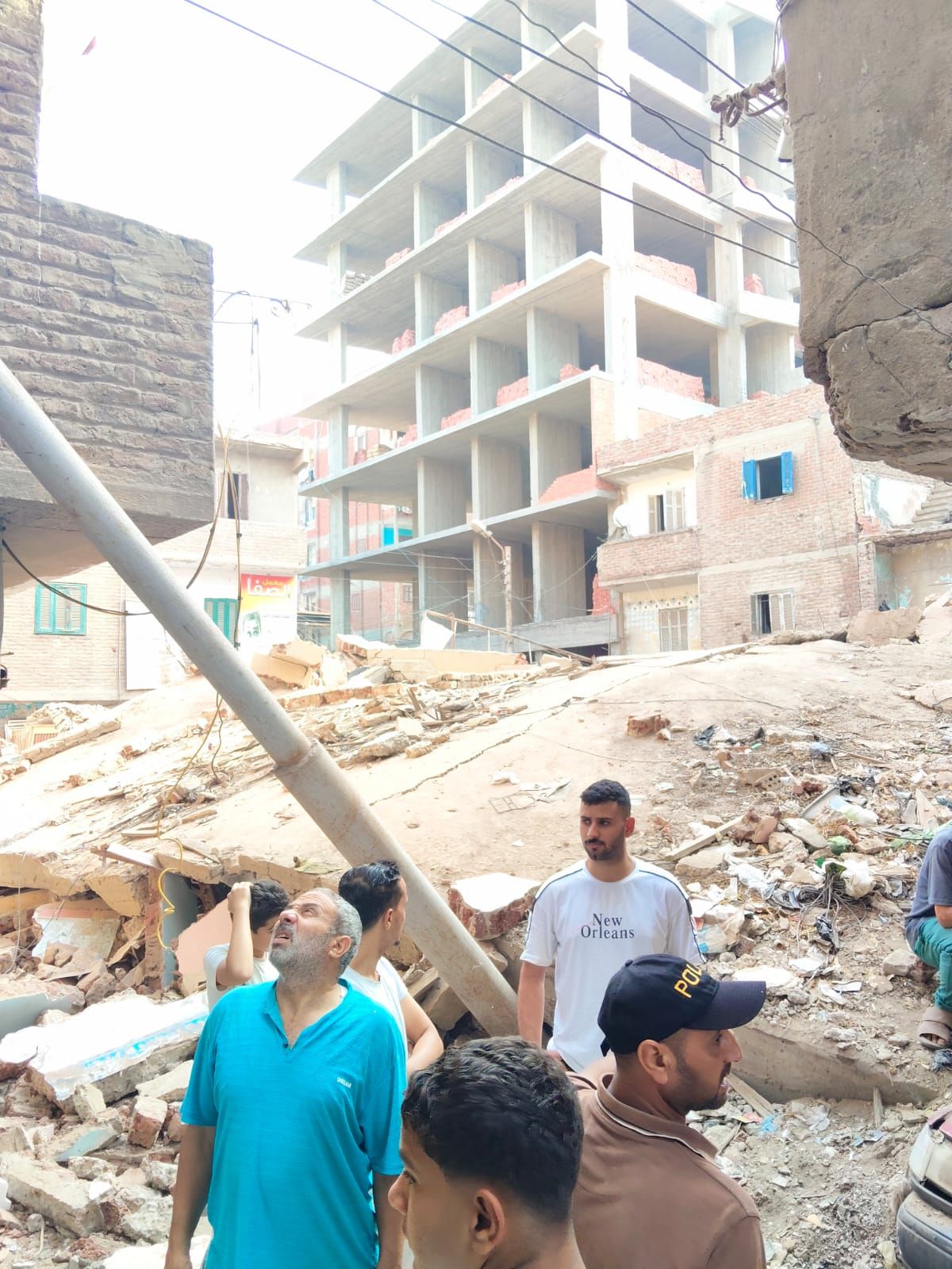 تفاصيل انهيار عقار الرياض المكون من 3 طوابق بكفر الشيخ - الخليج الان