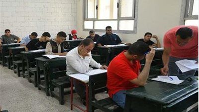 بدء امتحان التفاضل والتكامل لطلاب الثانوية العامة نظام قديم داخل اللجان - الخليج الان