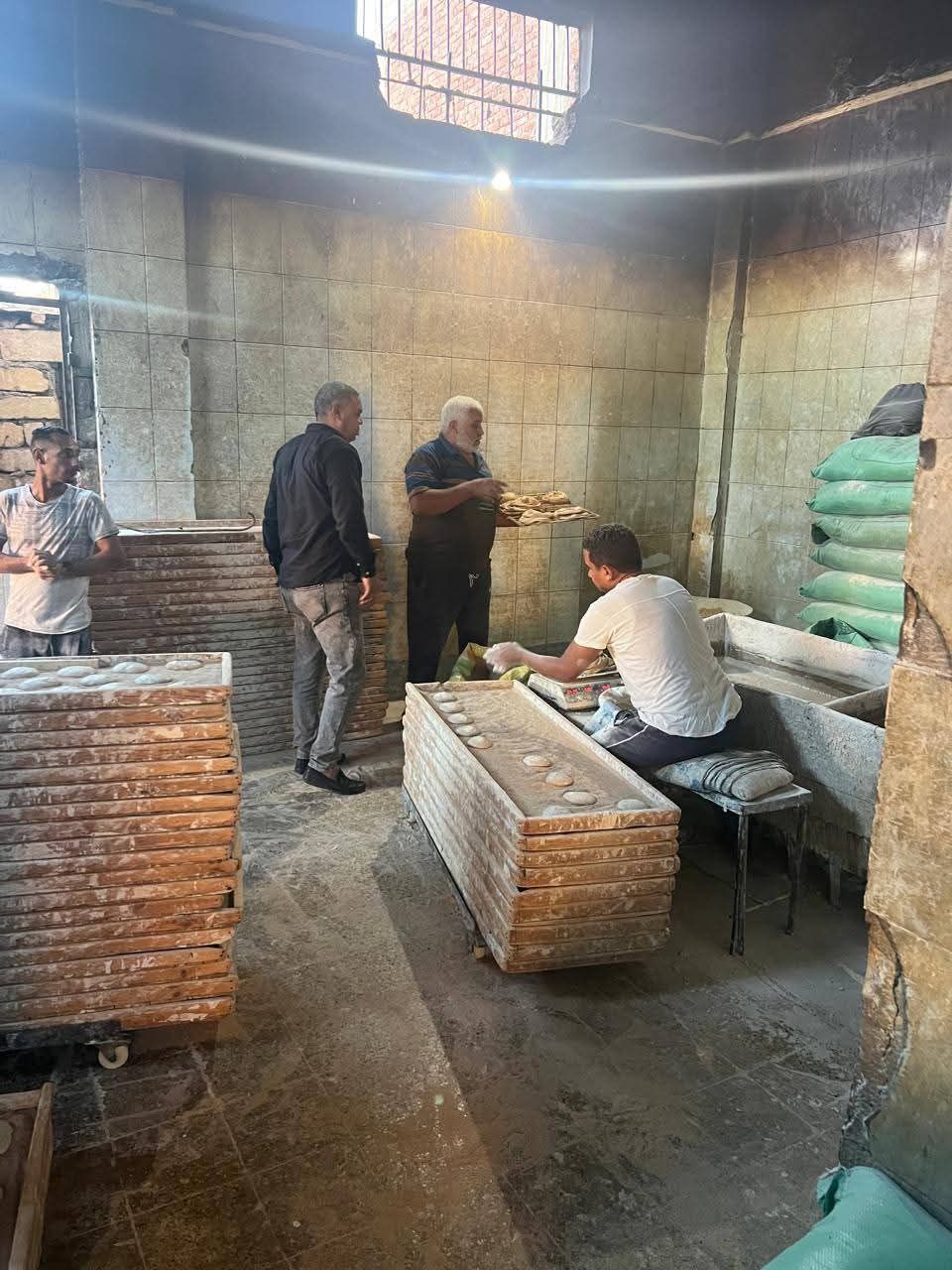 ضبط مخبز قبل تهريب الدقيق و322 مخالفة تموينية في حملات مكثفة على أسواق الإسماعيلية - الخليج الان