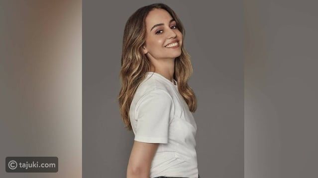 صيحات جمالية عصرية للمناسبات من إلهام الأميرتين إيمان ورجوة