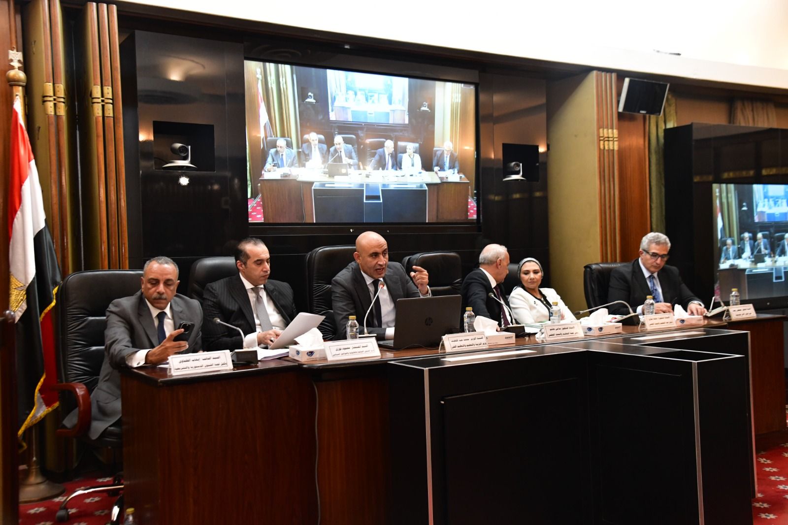 مستشار وزير التعليم يستشهد بحكم للمحكمة الدستورية.. والنواب: الحكم يؤكد صحة انتقاداتنا وصياغات مستشار الوزير هي السبب في الإشكاليات الدستورية في مشروع القانون - الخليج الان