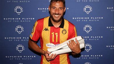 اعتقال يوسف البلايلي في مطار بفرنسا بسبب أزمة مع طاقم الطائرة - الخليج الان