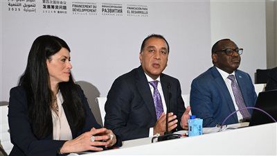 رئيس الوزراء: الحكومة تسعى للحفاظ على المسار التنازلي لنسبة الدين من الناتج المحلي الإجمالي - الخليج الان