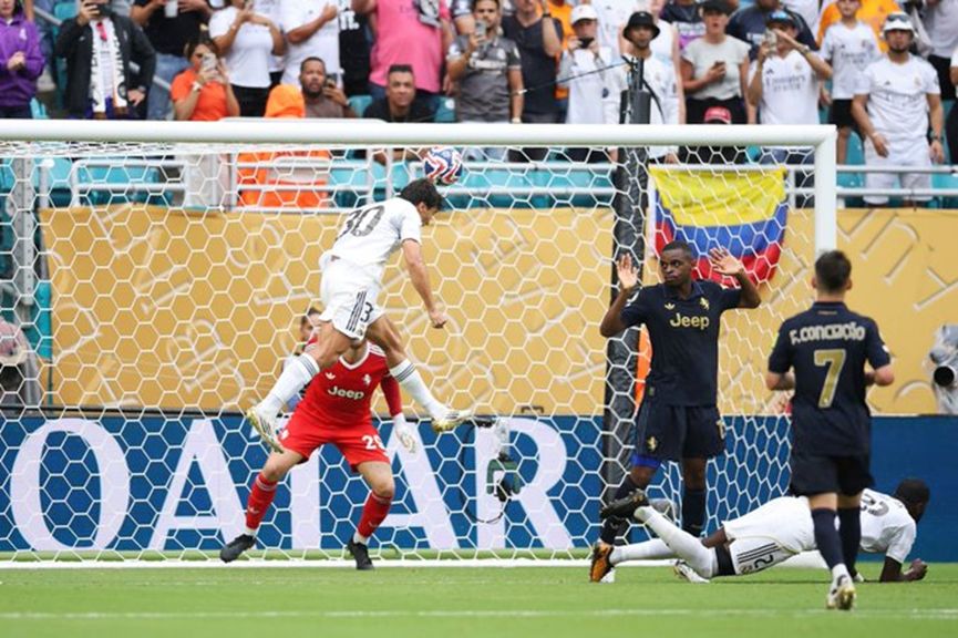 ريال مدريد الإسباني ينتصر على يوفنتوس الإيطالي بهدف نظيف في ثمن نهائي كأس العالم للأندية - الخليج الان