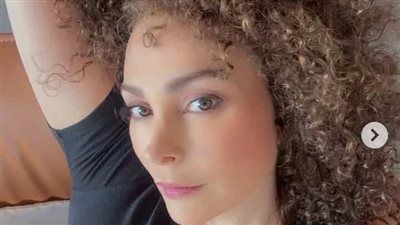 بعد ظهورها دون حجاب.. من هي الفنانة امل حجازي؟ - الخليج الان