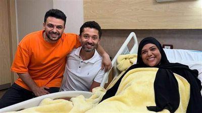 زوجة كريم الحسيني تتعرض لوعكة صحية وكريم محمود عبد العزيز يزورها بالمستشفى - الخليج الان