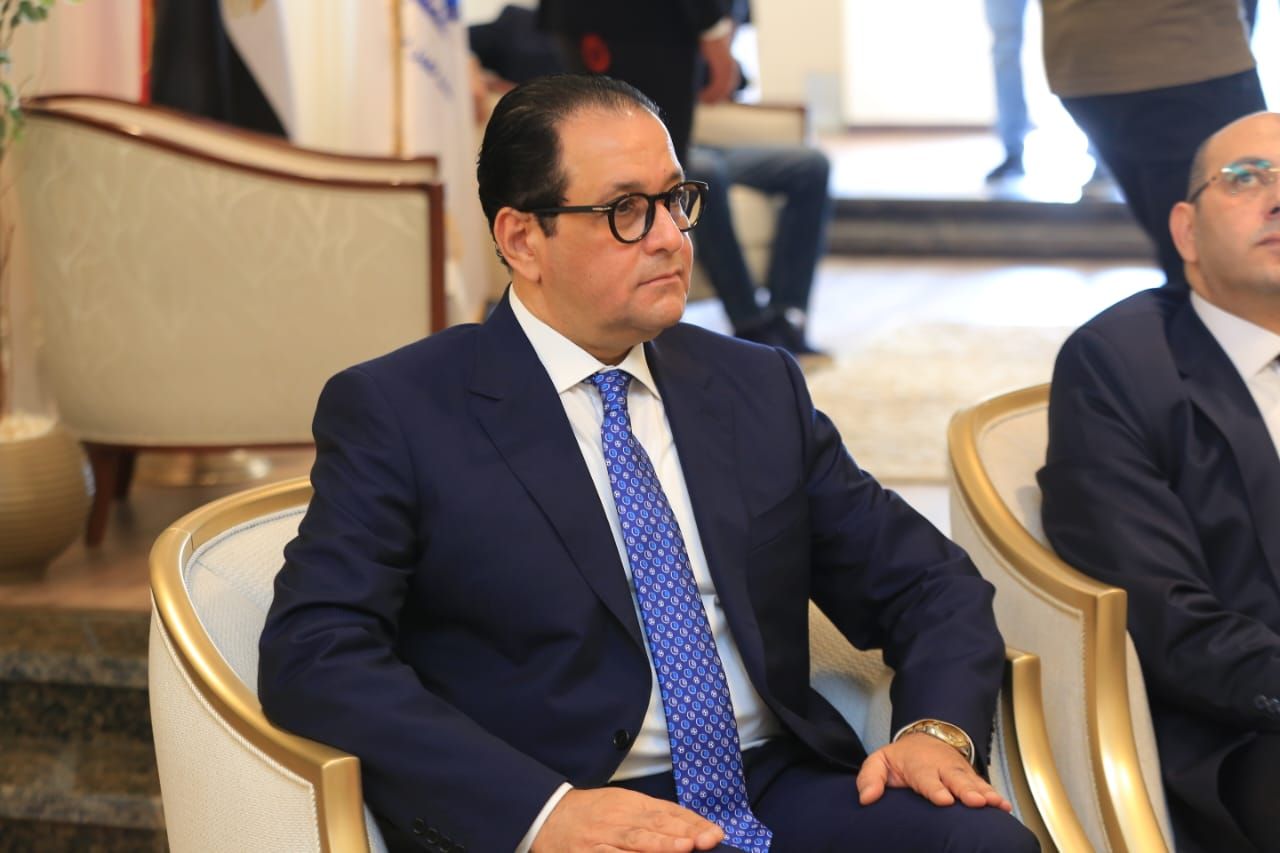 النائب حازم عمر لـ تليجراف الخليج :اجتماع الأحزاب بشأن قائمة الشيوخ شهد توافق كامل على تمثيل الجميع.. والقضية مش تقسيمة - الخليج الان