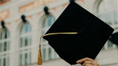 ما حكم إقامة حفلات التخرج؟.. د. نظير عياد يجيب - الخليج الان