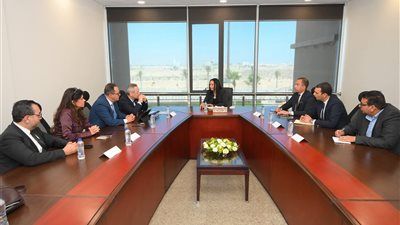 وزيرة التضامن وجمعية رجال أعمال إسكندرية يبحثان التعاون في مجالات التمكين الاقتصادي للأسر الأكثر احتياجًا - الخليج الان