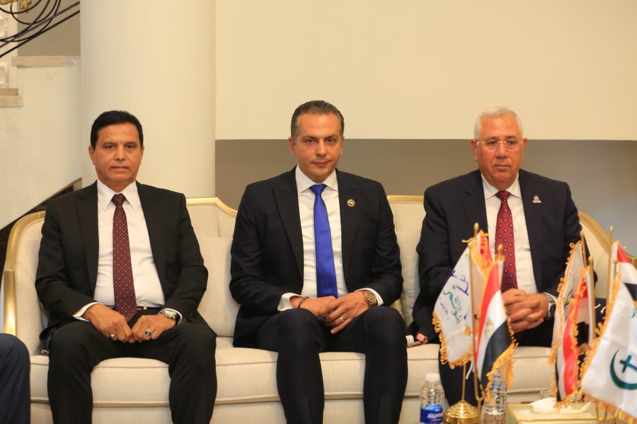 انتهاء الاجتماع الأول للأحزاب بشأن قائمة الشيوخ.. وبيان رسمي بعد قليل - الخليج الان