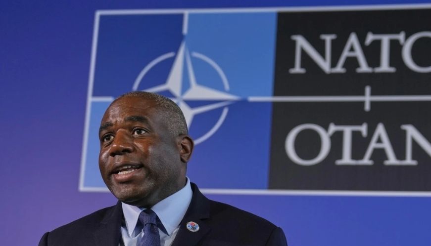 «بعد 14 عاماً من المقاطعة».. ‌‏بريطانيا تعلن إعادة العلاقات الدبلوماسية مع سوريا - الخليج الان