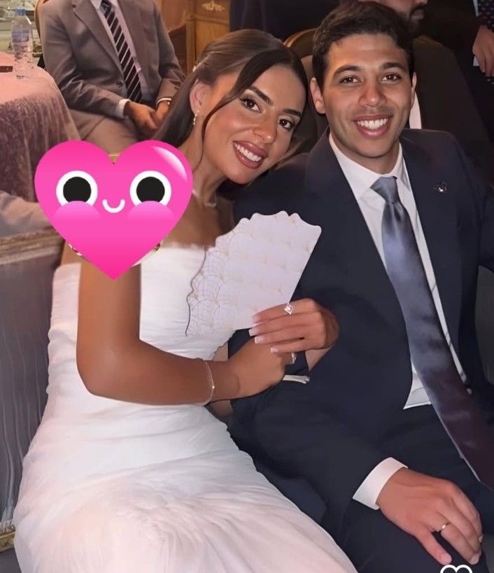 صورة عادل إمام تثير الجدل.. هل حضر الزعيم زفاف حفيده؟ - الخليج الان