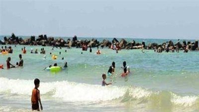 3 أمتار تهدد المصيفين.. هل تُغلق الشواطئ أبوابها في وجه الغرق القادم؟ - الخليج الان