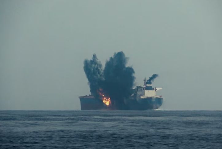 الهيئة البحرية البريطانية: تعرض سفينة تجارية لهجوم في البحر الأحمر - الخليج الان