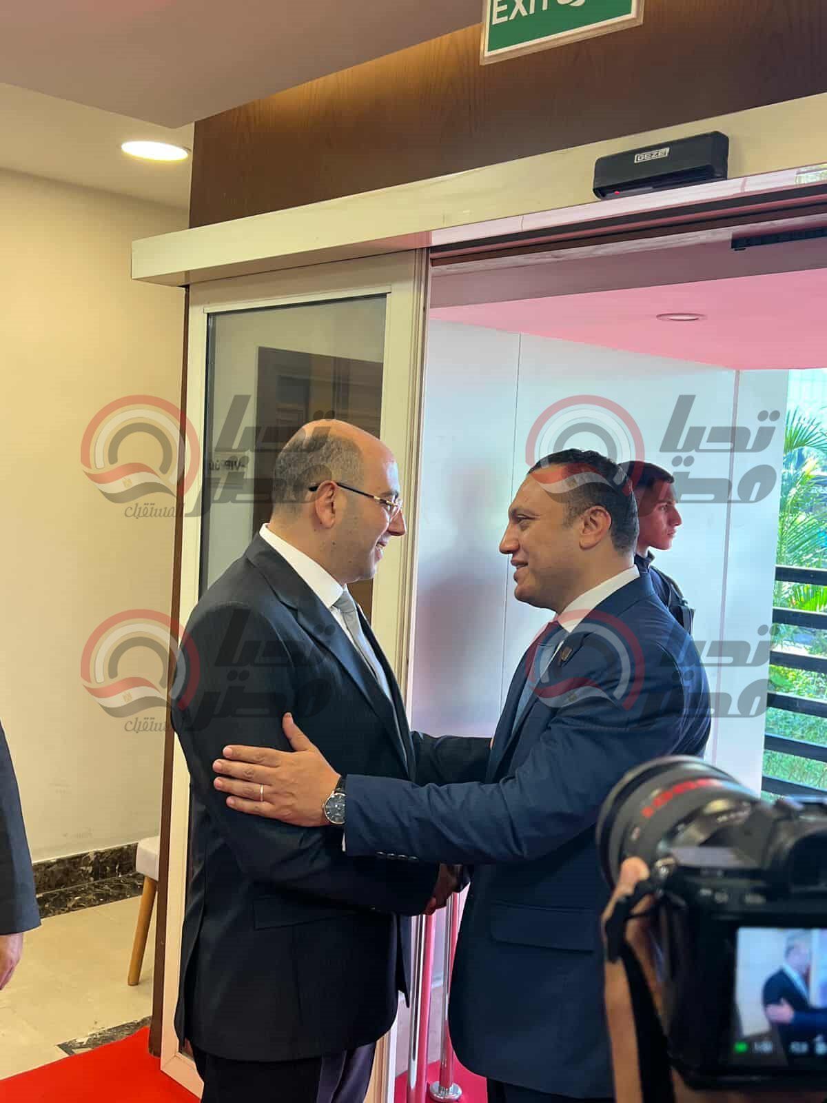 قيادات الأحزاب تتوافد على حماة الوطن لحضور الاجتماع التشاوري الثاني بشأن قائمة الشيوخ - الخليج الان