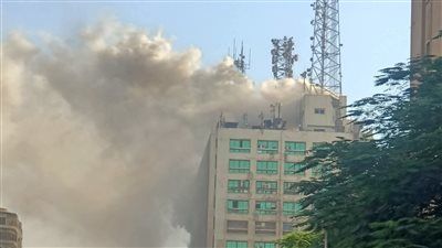 حريق سنترال رمسيس يتسبب في اختناق 7 أشخاص وتوقف حركة المرور أعلى كوبري 6 أكتوبر - الخليج الان