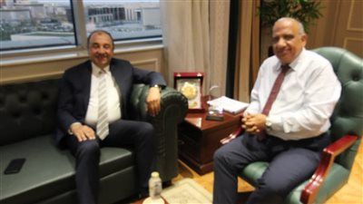 اجتماع وزاري لبحث توسيع الاعتماد على الطاقة المتجددة في الصناعة - الخليج الان