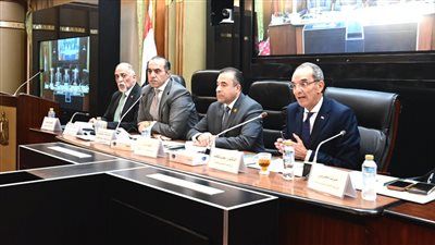 ضياء الدين داود: رئيس الوزراء يستخف بالبرلمان.. فوزي يرد: لم يطلب للمجلس وتخلف عن الحضور - الخليج الان