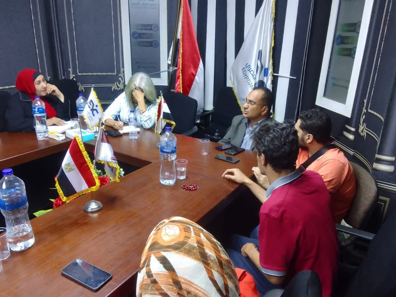 "الوعي" ينظم جلسة توعوية بمبادئ لغة الإشارة بالتعاون مع مجلس الشباب المصري - الخليج الان