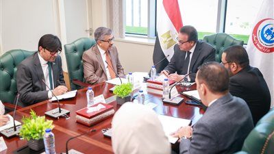 وزير الصحة يلتقي السفير الباكستاني لبحث التعاون في مبادرات الصحة العامة ومكافحة الأمراض الوبائية - الخليج الان