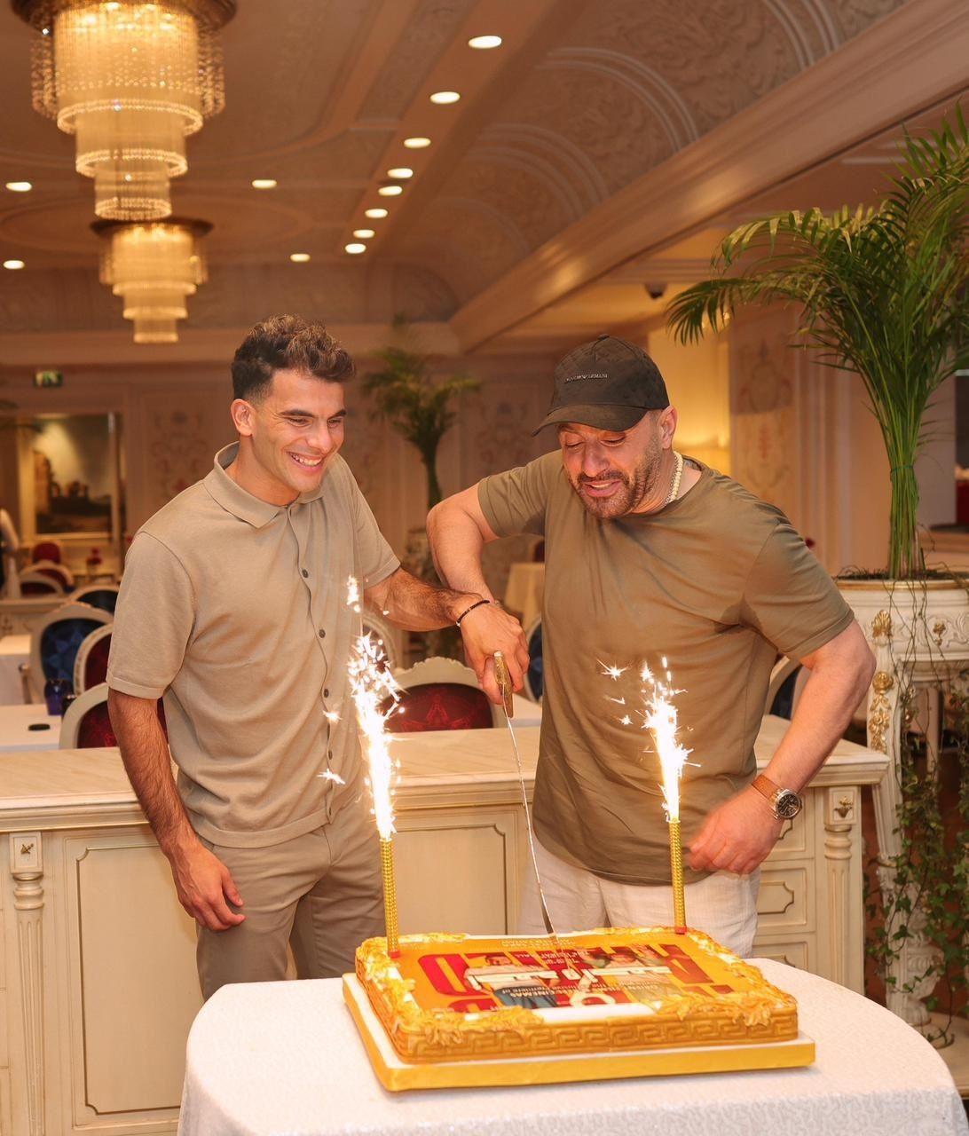 زيزو يحتفل مع السقا بعرض فيلم أحمد وأحمد في الإمارات - الخليج الان