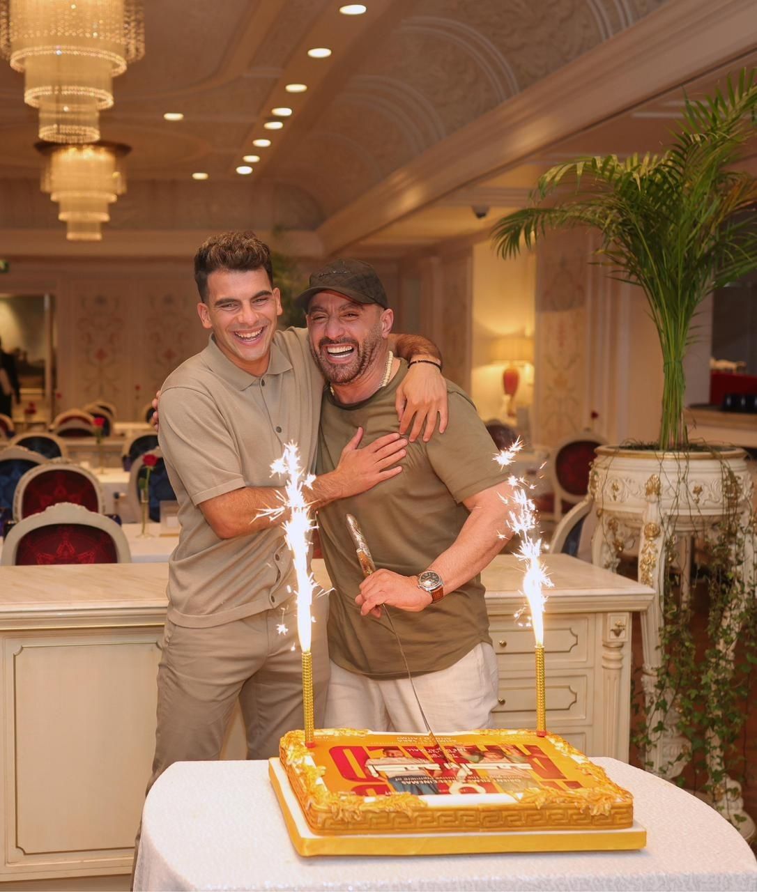 زيزو يحتفل مع السقا بعرض فيلم أحمد وأحمد في الإمارات - الخليج الان