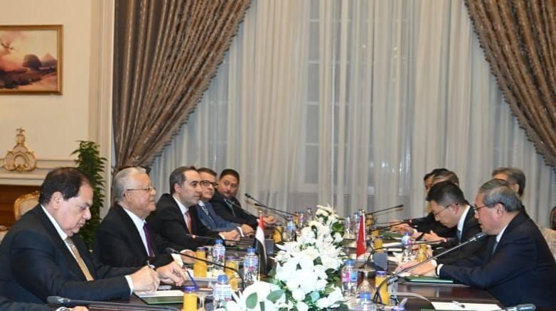 المستشار الدكتور حنفي جبالي يستقبل رئيس مجلس الدولة الصيني - الخليج الان